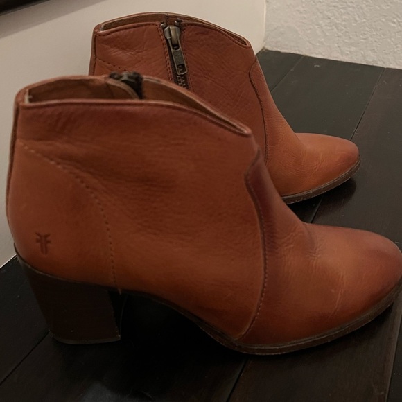 Frye Women's Ankle Boots in Rich Brown - Picture 2 of 6